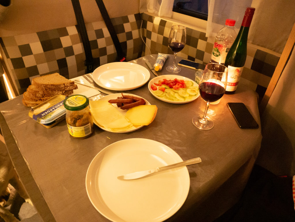 Abendessen im Wohnmobil