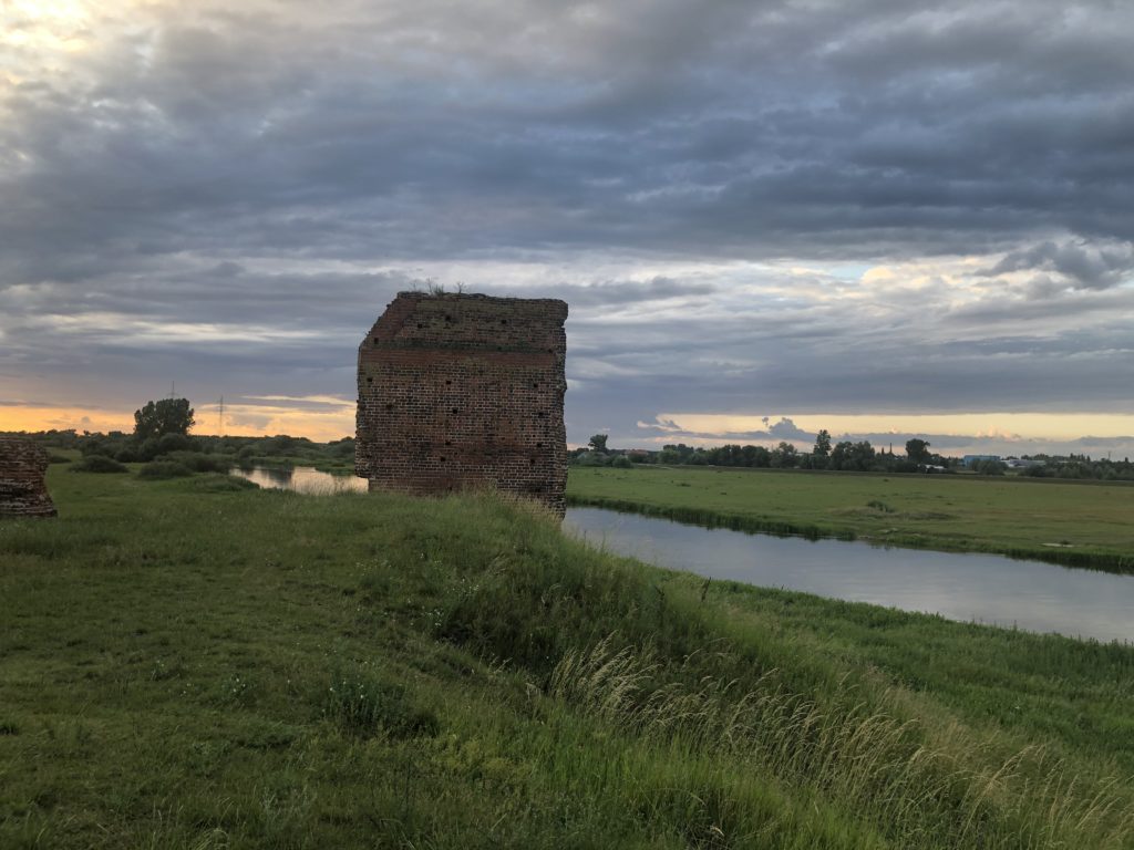 Polen Wohnmobil Ruine