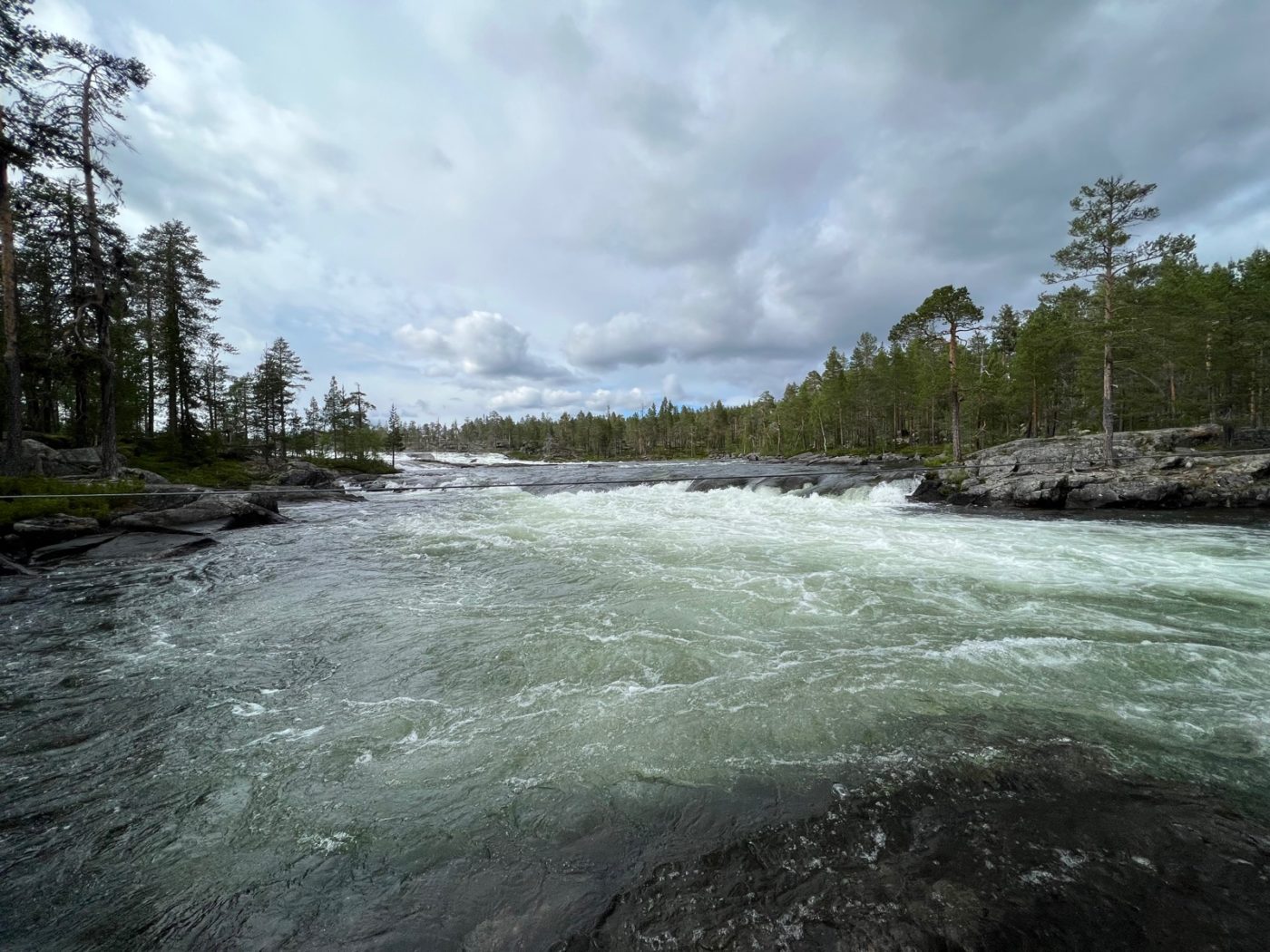 3 Lappen ziehen mit dem Wohnmobil durch Lappland 25 Trollforsen mit Wohnmobil