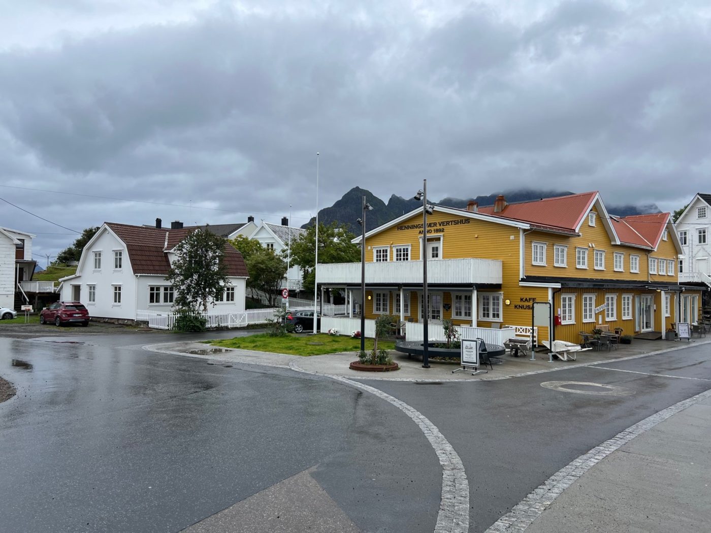 Die Lofoten mit dem Wohnmobil bereisen 40 Henningsvær mit dem Wohnmobil