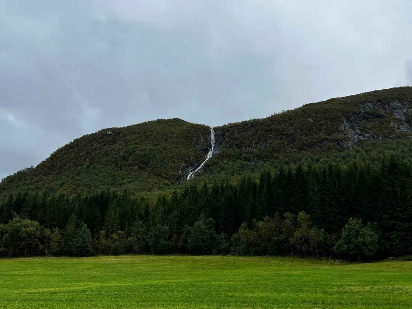 Mit dem Wohnmobil von Trondheim über die Atlantik Strasse 34 Wandern in Norwegen