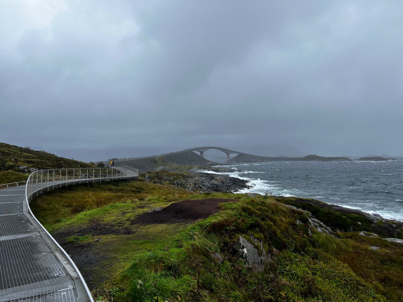 Mit dem Wohnmobil von Trondheim über die Atlantik Strasse 41 Atlantik Brücke Norwegen