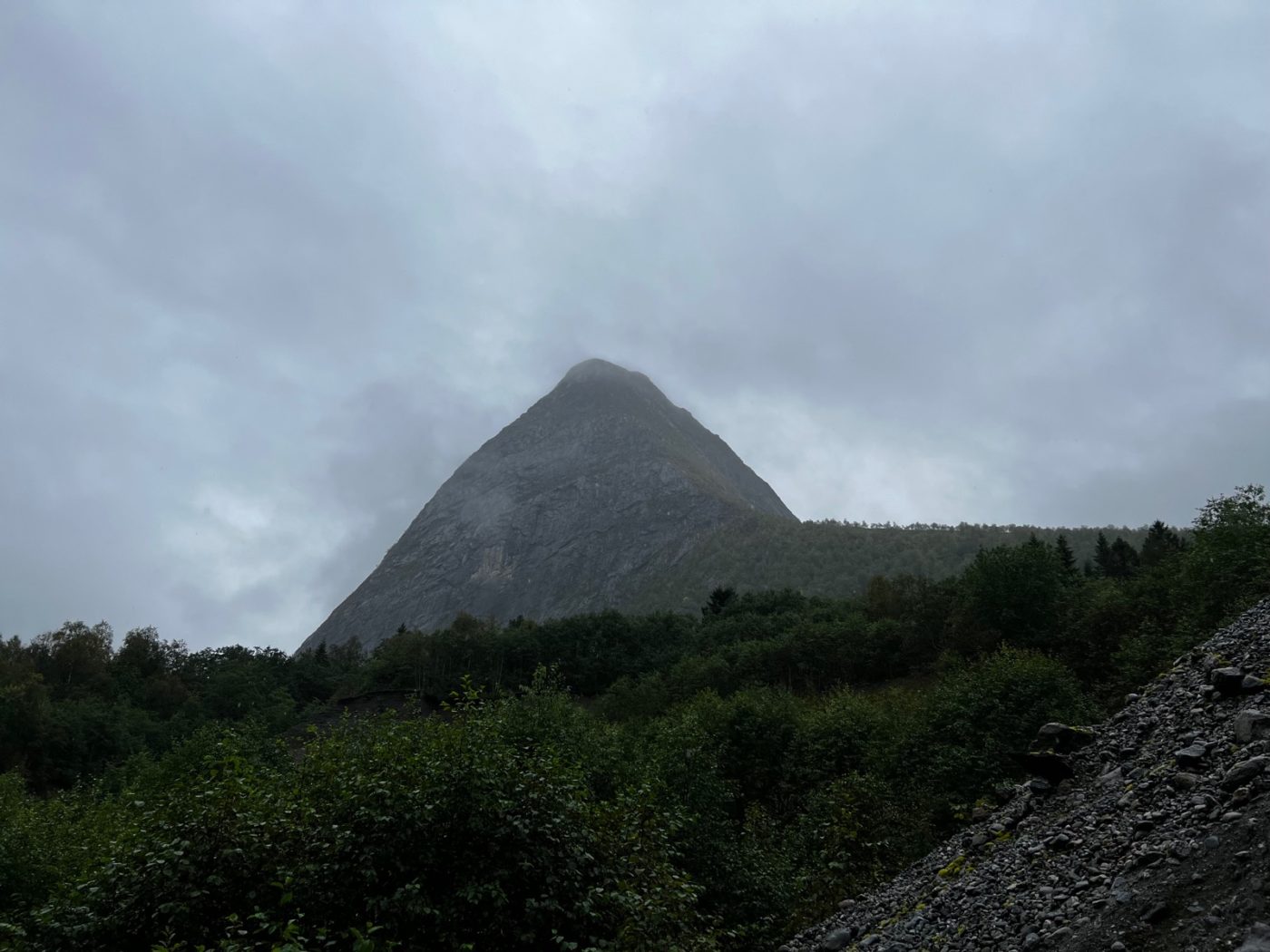 Mit dem Wohnmobil von Trondheim über die Atlantik Strasse 49 Wandern in Norwegen