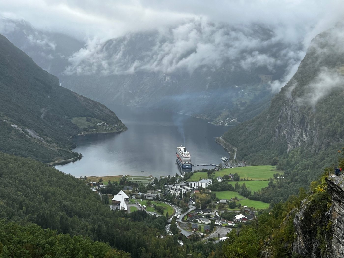 Über die Trollstigen zum Geiranger Fjord 25 Geiranger Norwegen
