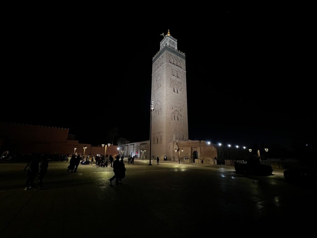 Die Wasserfälle von Ouzoud bis nach Marrakesh 51 Marrakesh bei Nacht