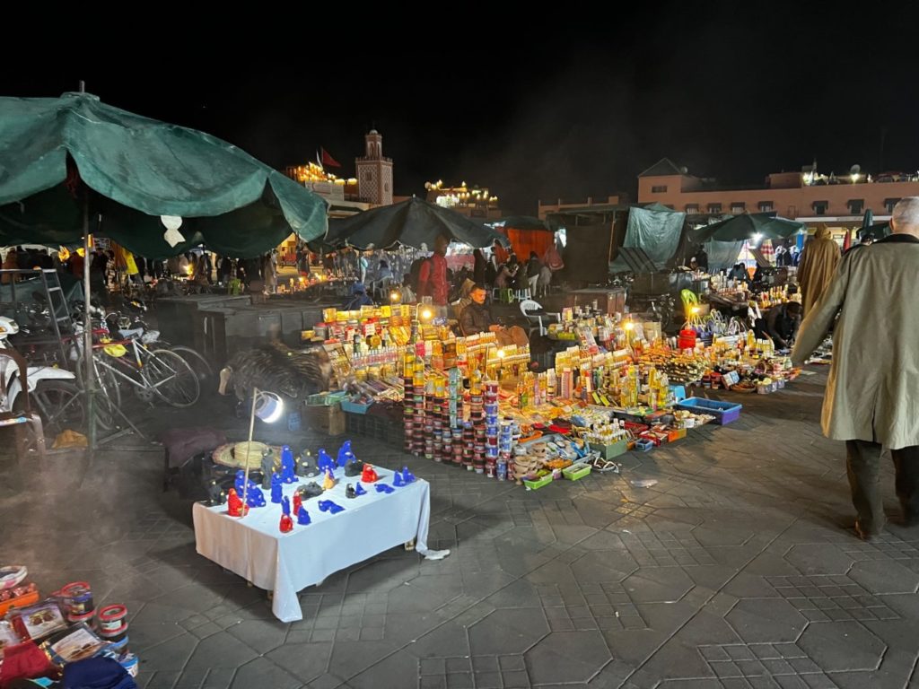 Die Wasserfälle von Ouzoud bis nach Marrakesh 59 Marrakesh bei Nacht
