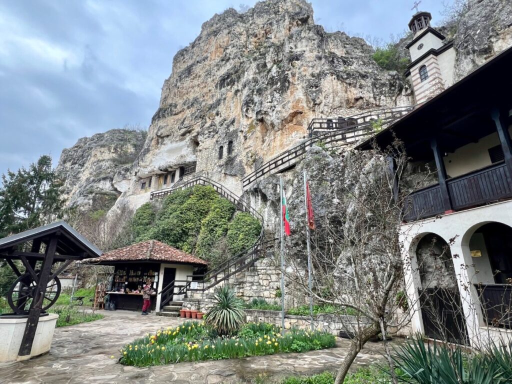 Bulgarien mit dem Wohnmobil - Herausfordernde Strassen 47 Kloster Bassarbowski