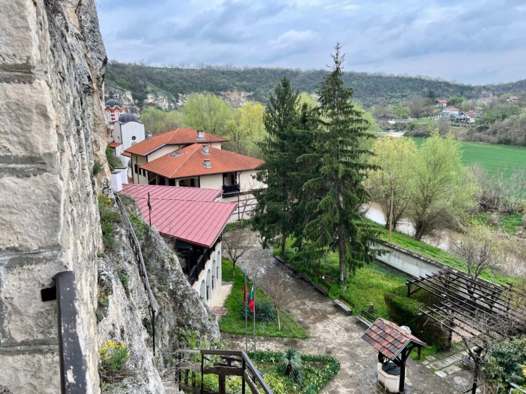 Bulgarien mit dem Wohnmobil - Herausfordernde Strassen 49 Kloster Bassarbowski