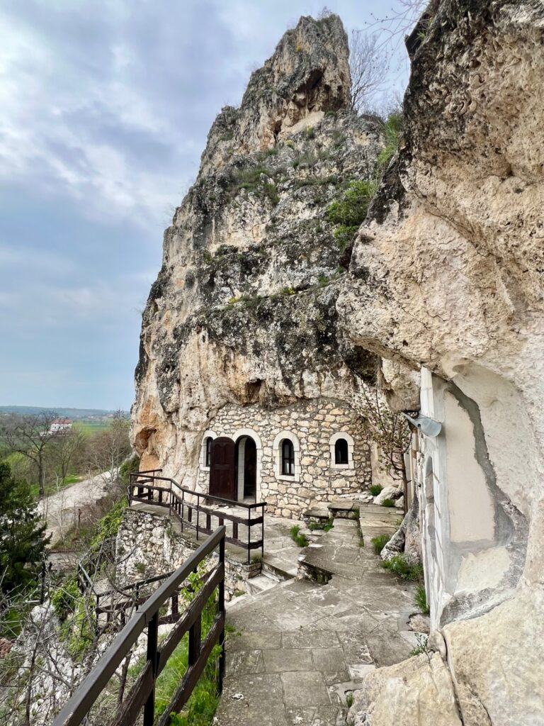 Bulgarien mit dem Wohnmobil - Herausfordernde Strassen 52 Kloster Bassarbowski